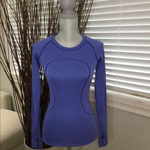 Lululemon Swiftly Tech Long Sleeve Womens   XS/Small In Colour Indigo.